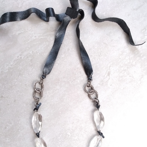 NWOT Kenneth Cole crystal stones necklace - Picture 3 of 3